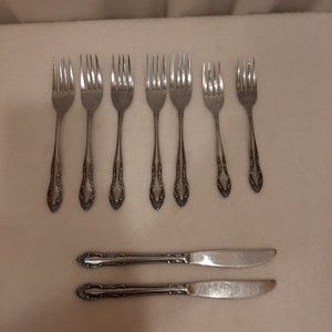 9 Piece Vintage Northland Stainless Flatware Korea 7 Forks 2 Knives Flowers READ